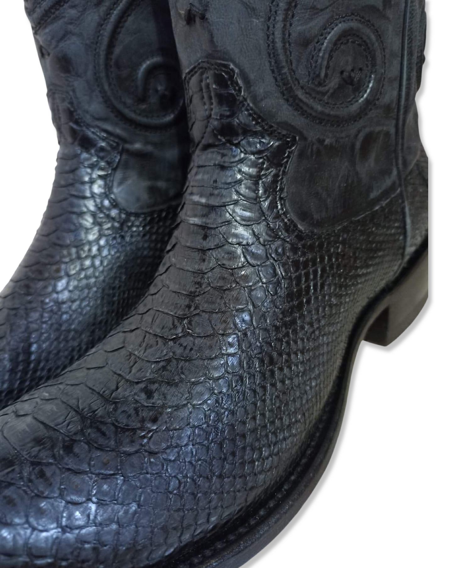 bota montana piel exotica (piton negro)